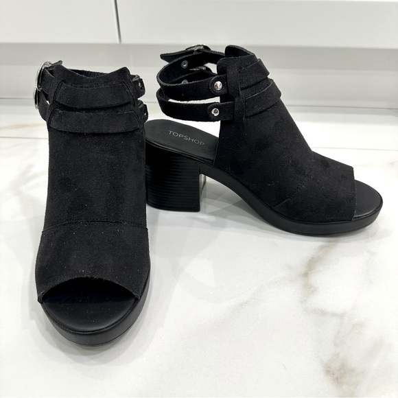 TOPSHOP Brand New Women’s Black Suede Heeled Buckle Peaking Toe Bootie Sandals - Picture 4 of 11
